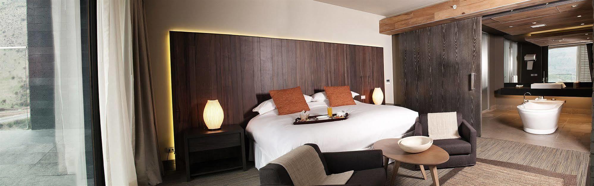 Hotel Enjoy Santiago